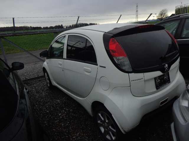 PeugeotiOn_3.JPG