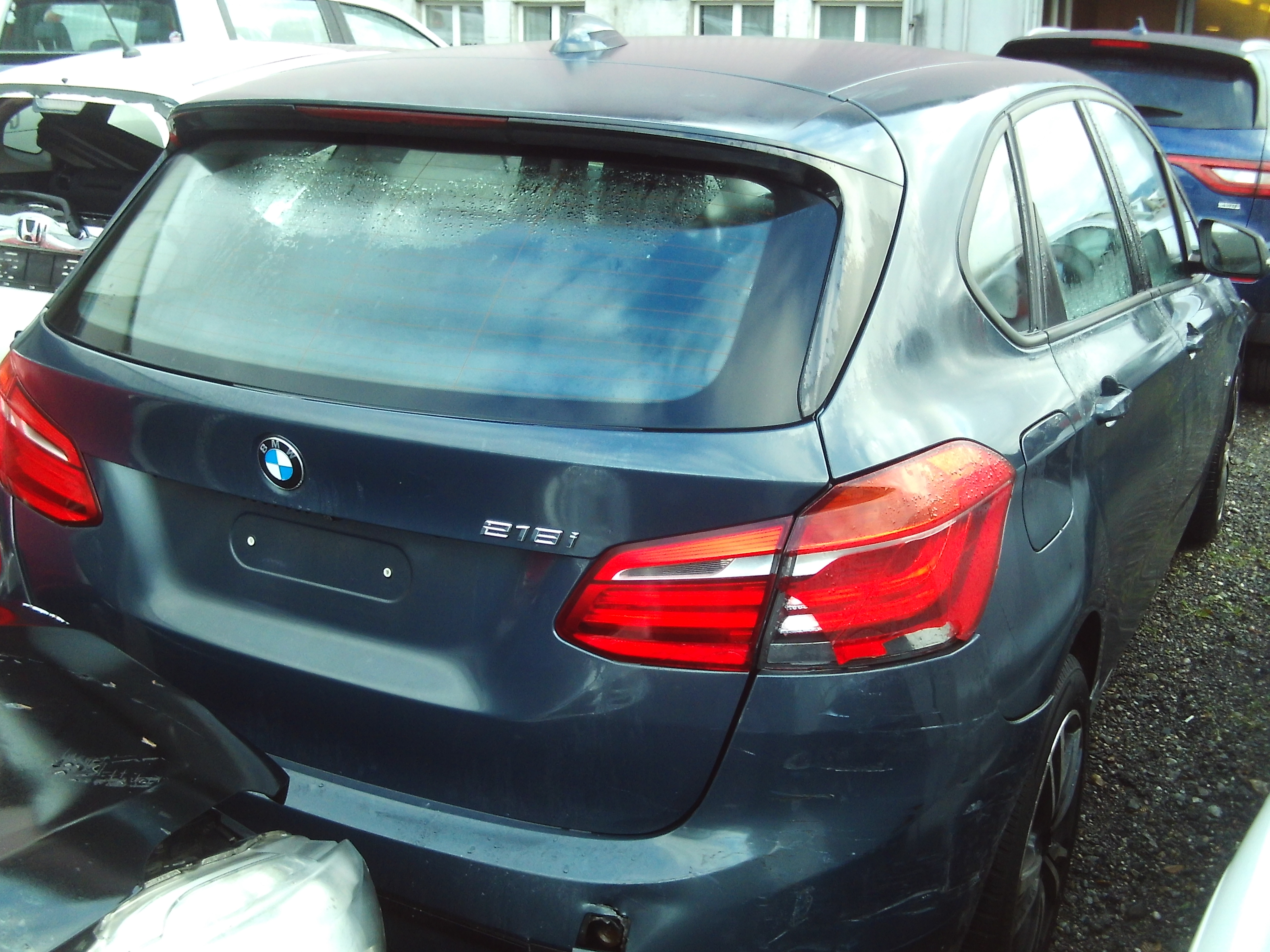 bmw218blau_2.JPG