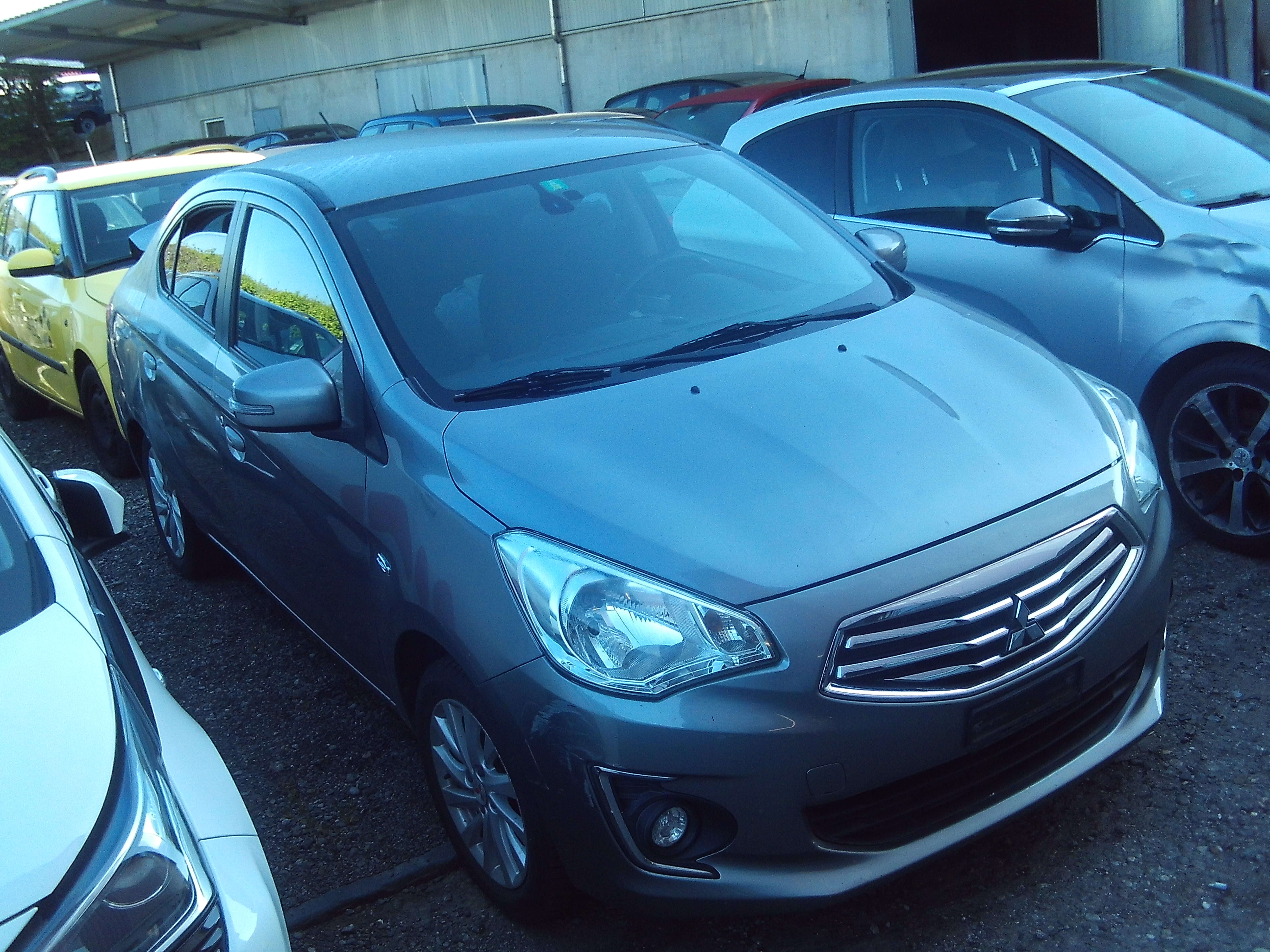 mitsubishiattrage_1.JPG