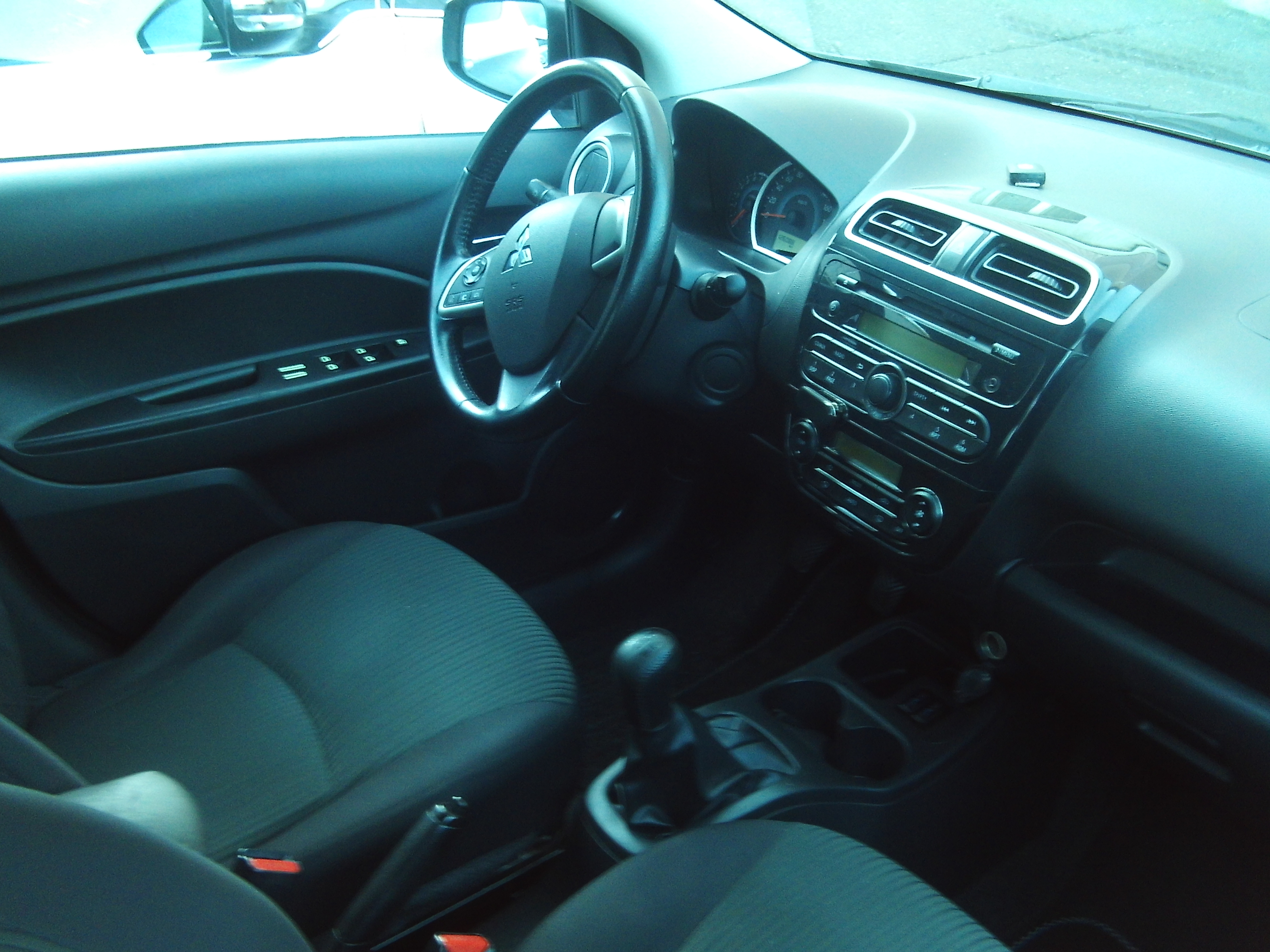 mitsubishiattrage_3.JPG