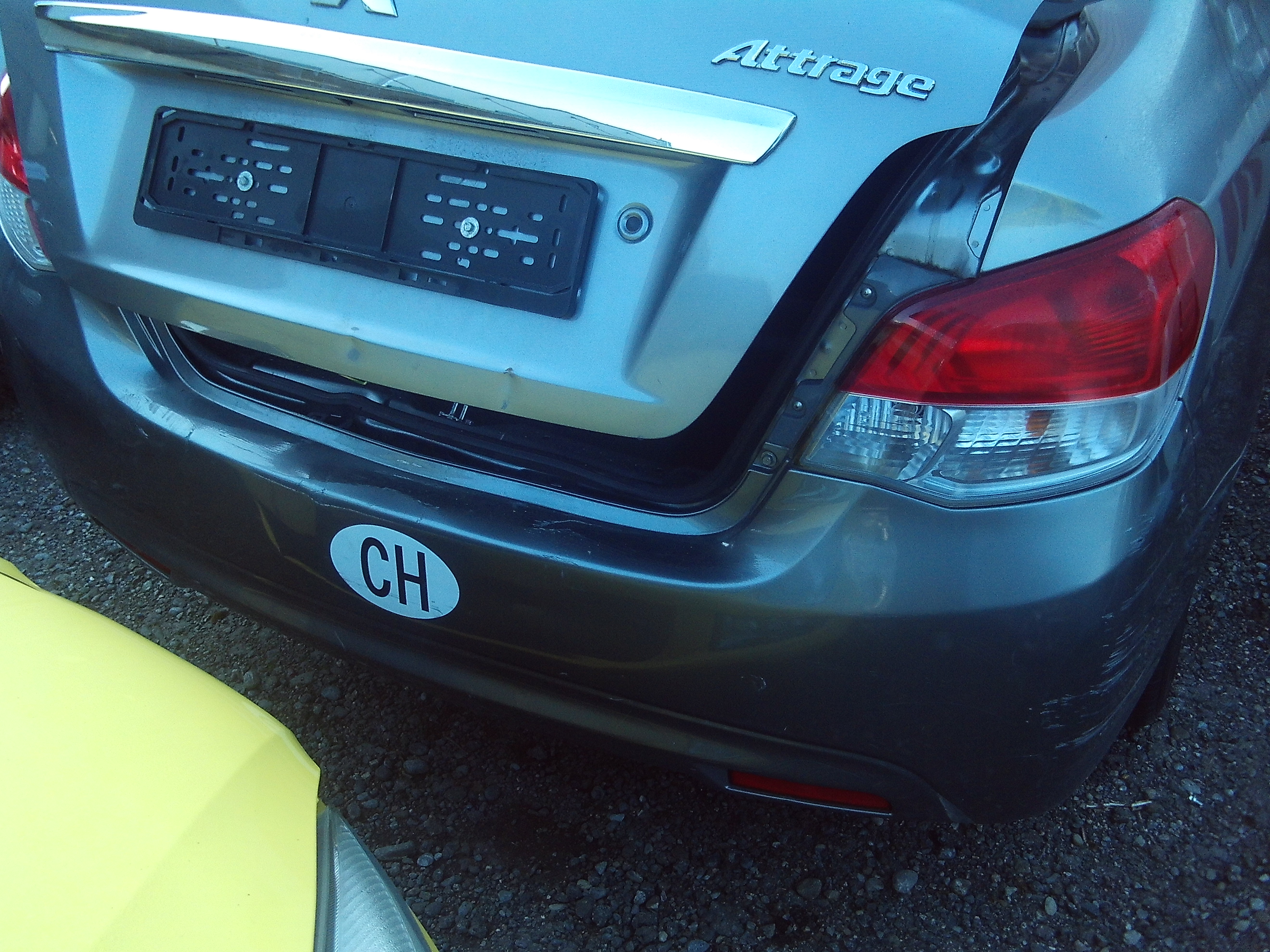 mitsubishiattrage_4.JPG