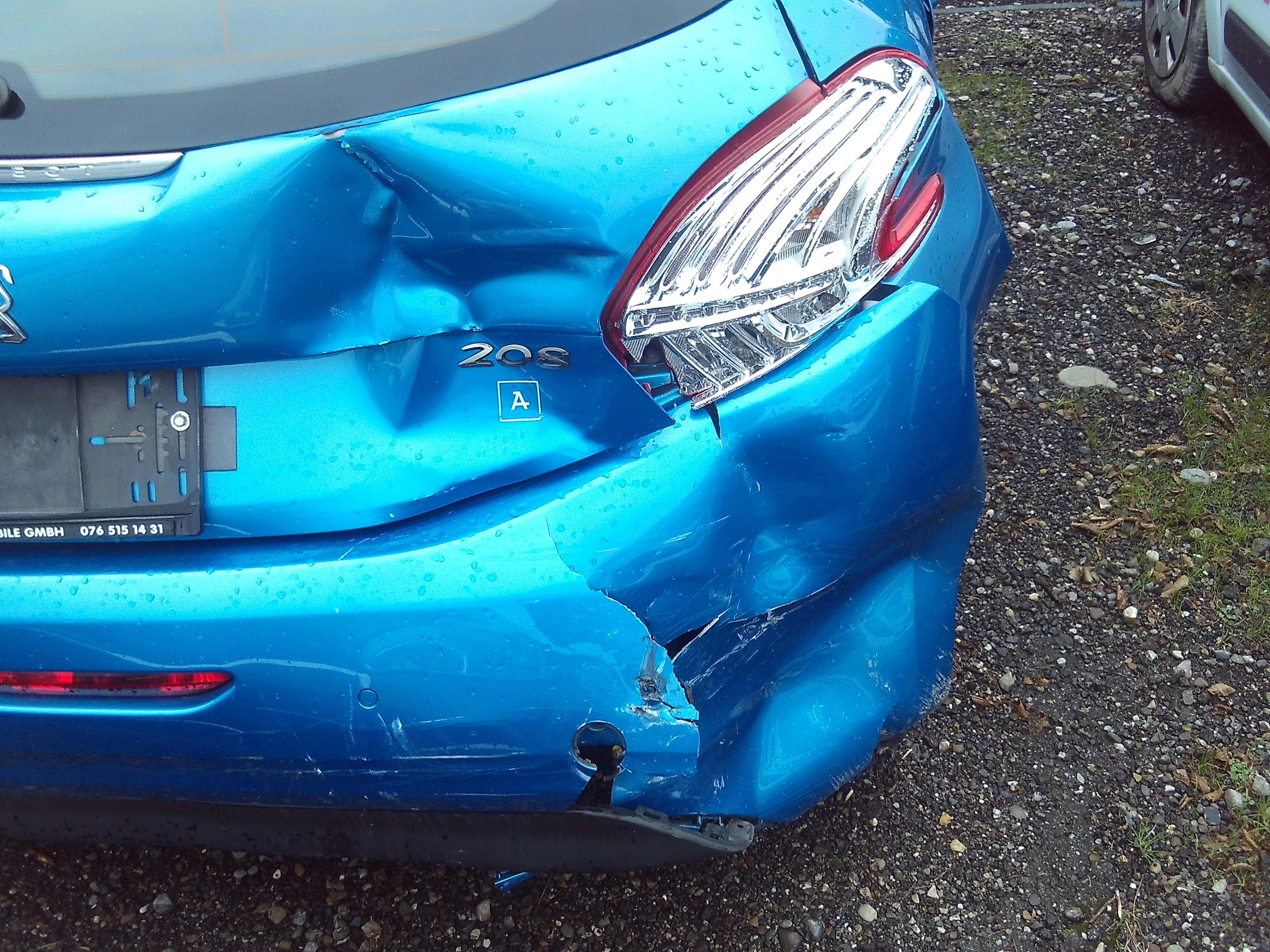 peugeot208blau_6.JPG