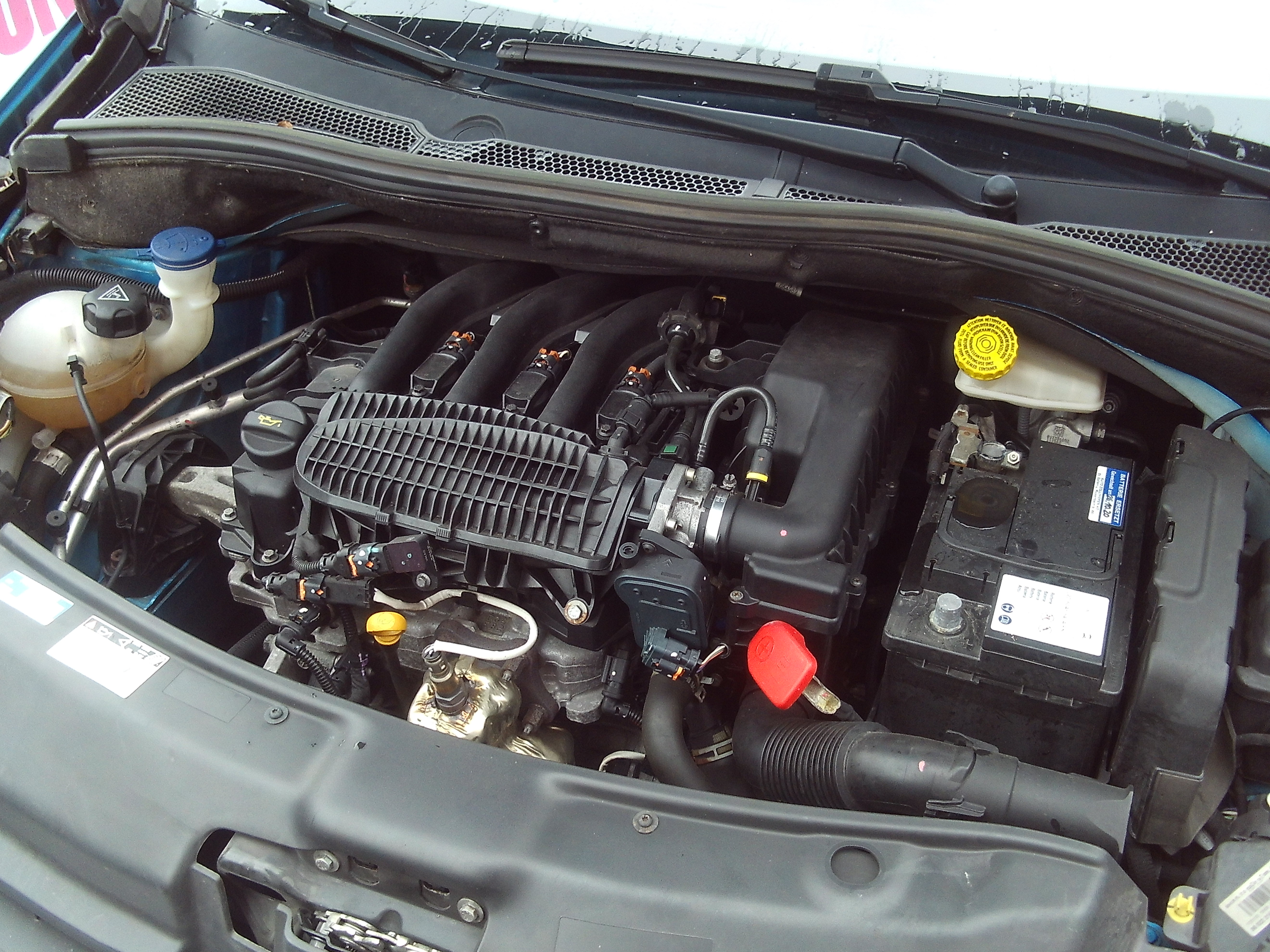 peugeot208blau_7.JPG