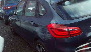 bmw218blau_3.JPG