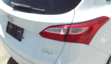 hyundaii30weiss_3.JPG