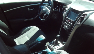 hyundaii30weiss_4.JPG