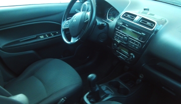 mitsubishiattrage_3.JPG